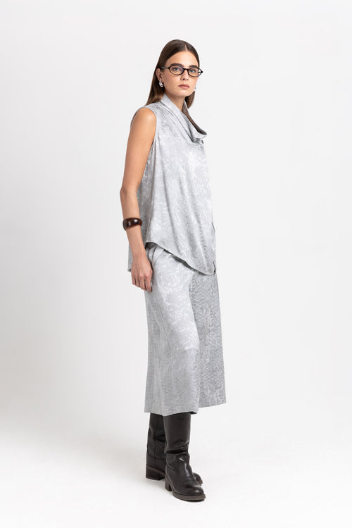 Silver textured fluid shorts