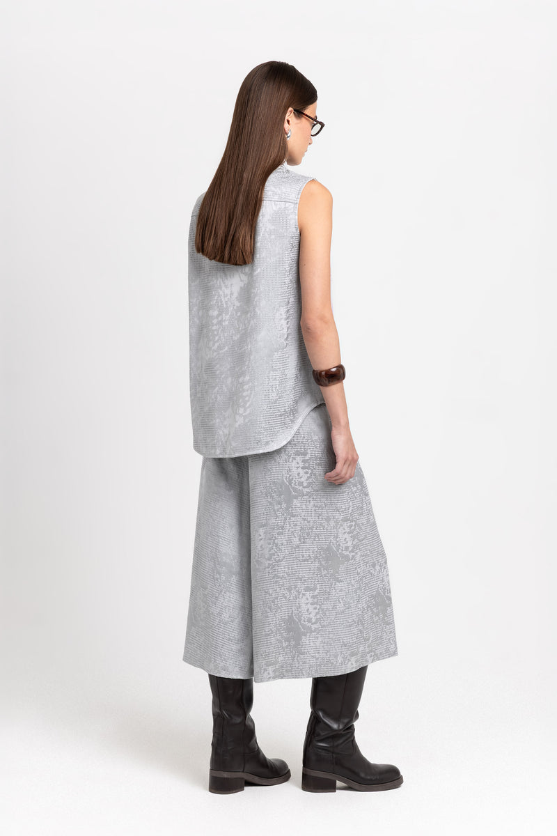 Silver textured fluid shorts