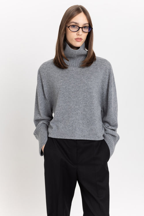 Limestone grey cashmere boxy cropped turtleneck
