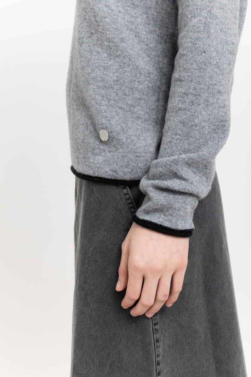 Limestone grey with black cashmere lightweight turtleneck
