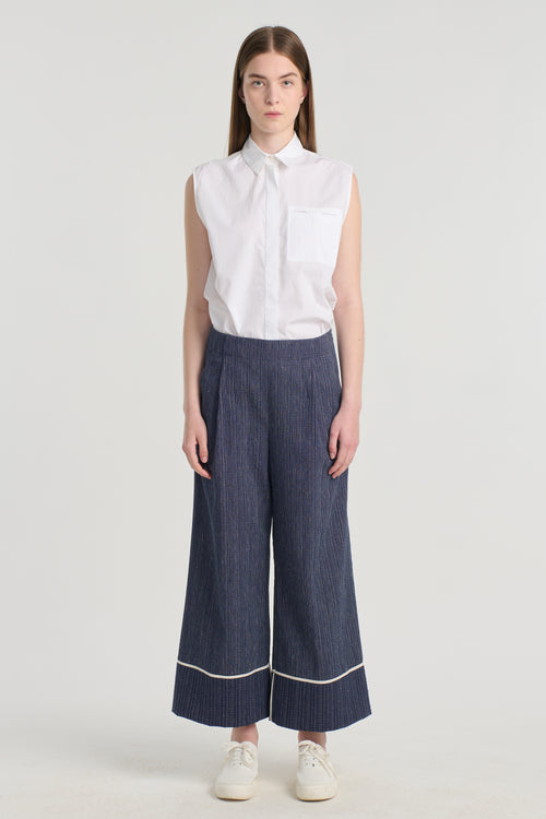 Blue textured cotton cropped pants
