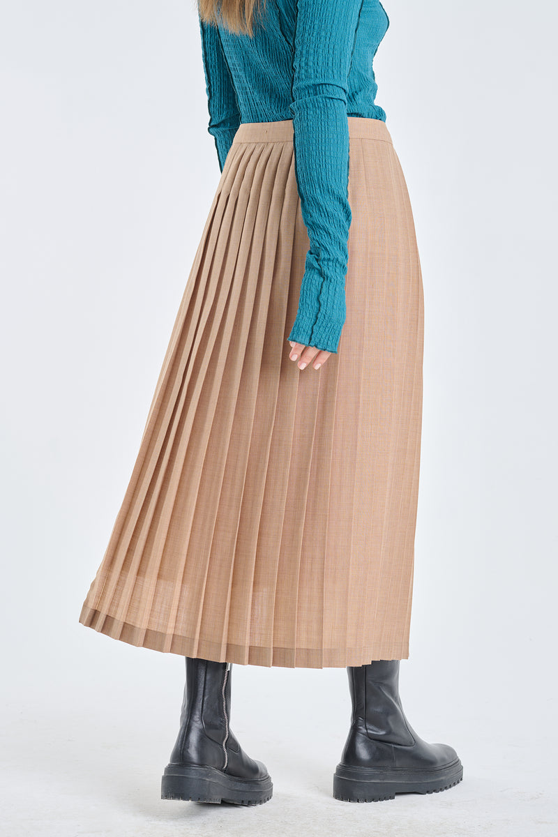 Beige skirt with pleated panel