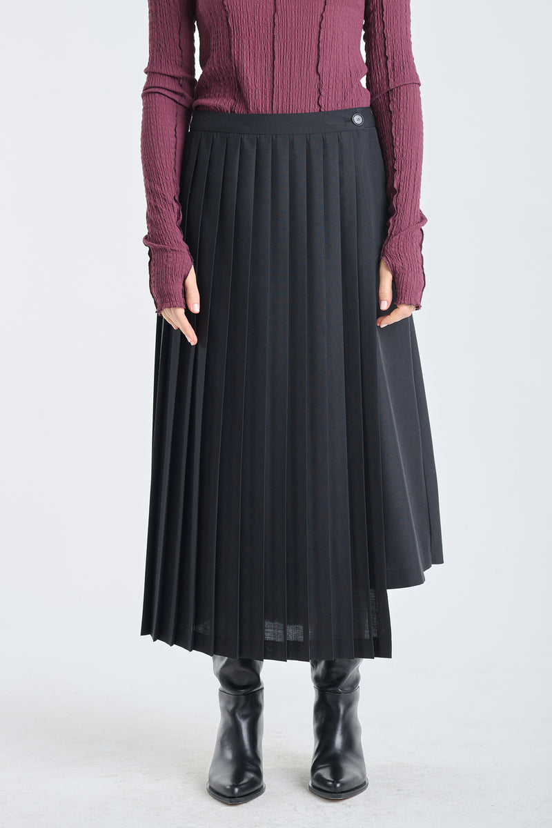 Black skirt with pleated panel