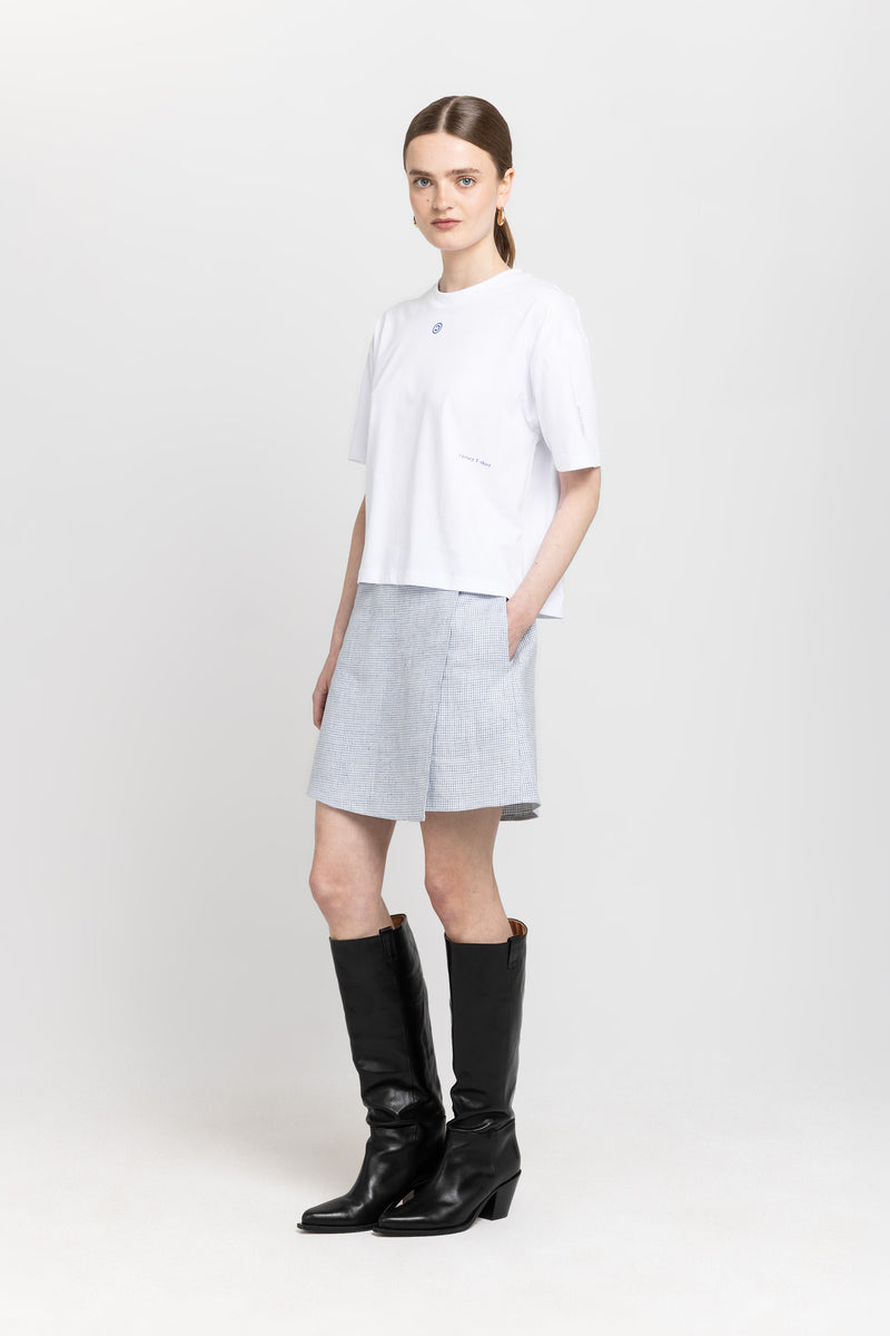 White & light blue pied de poule mini skort