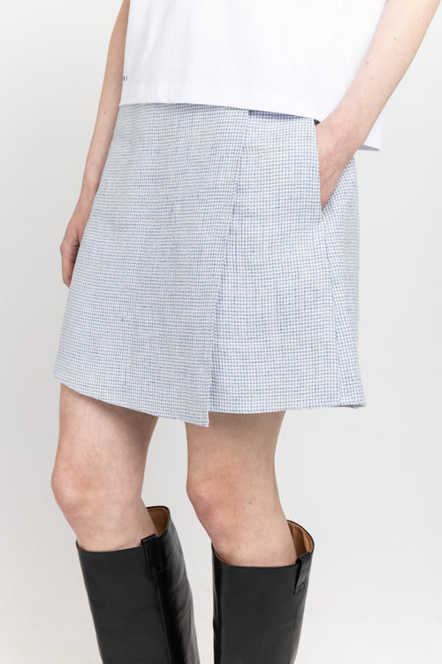 White & light blue pied de poule mini skort
