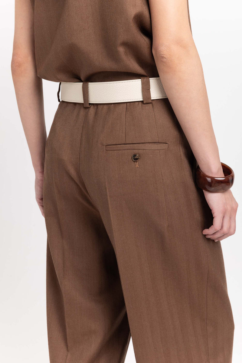 Light beige short leather belt